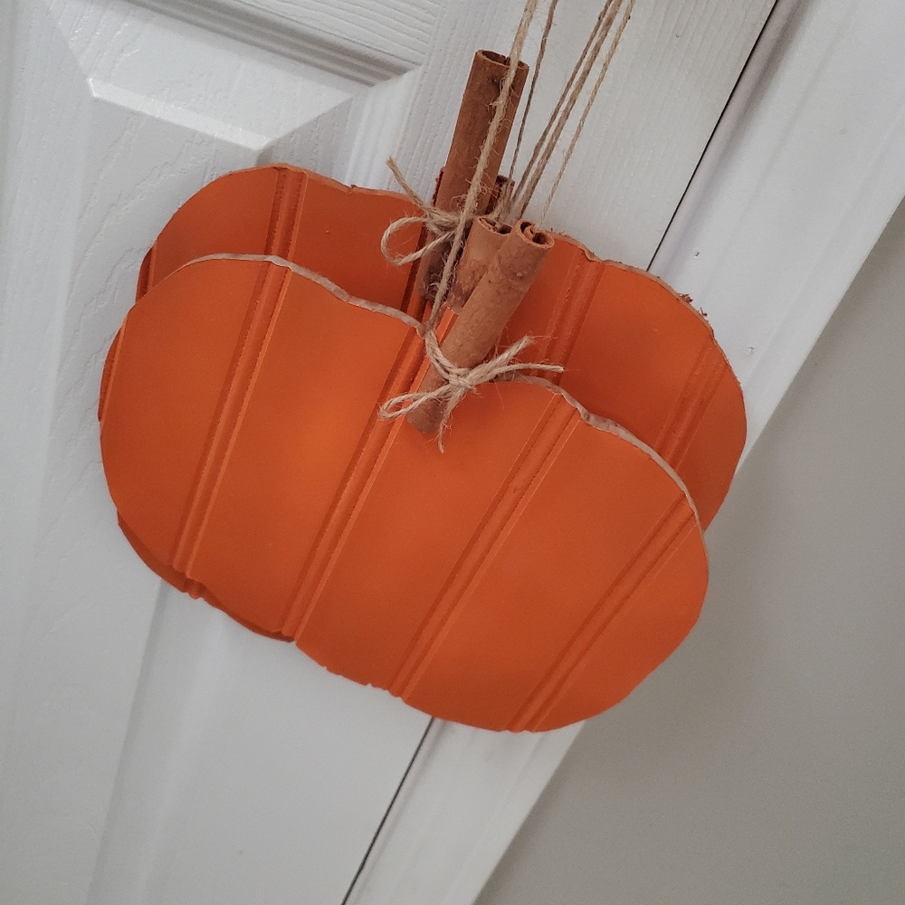 4 Hanging pumpkins